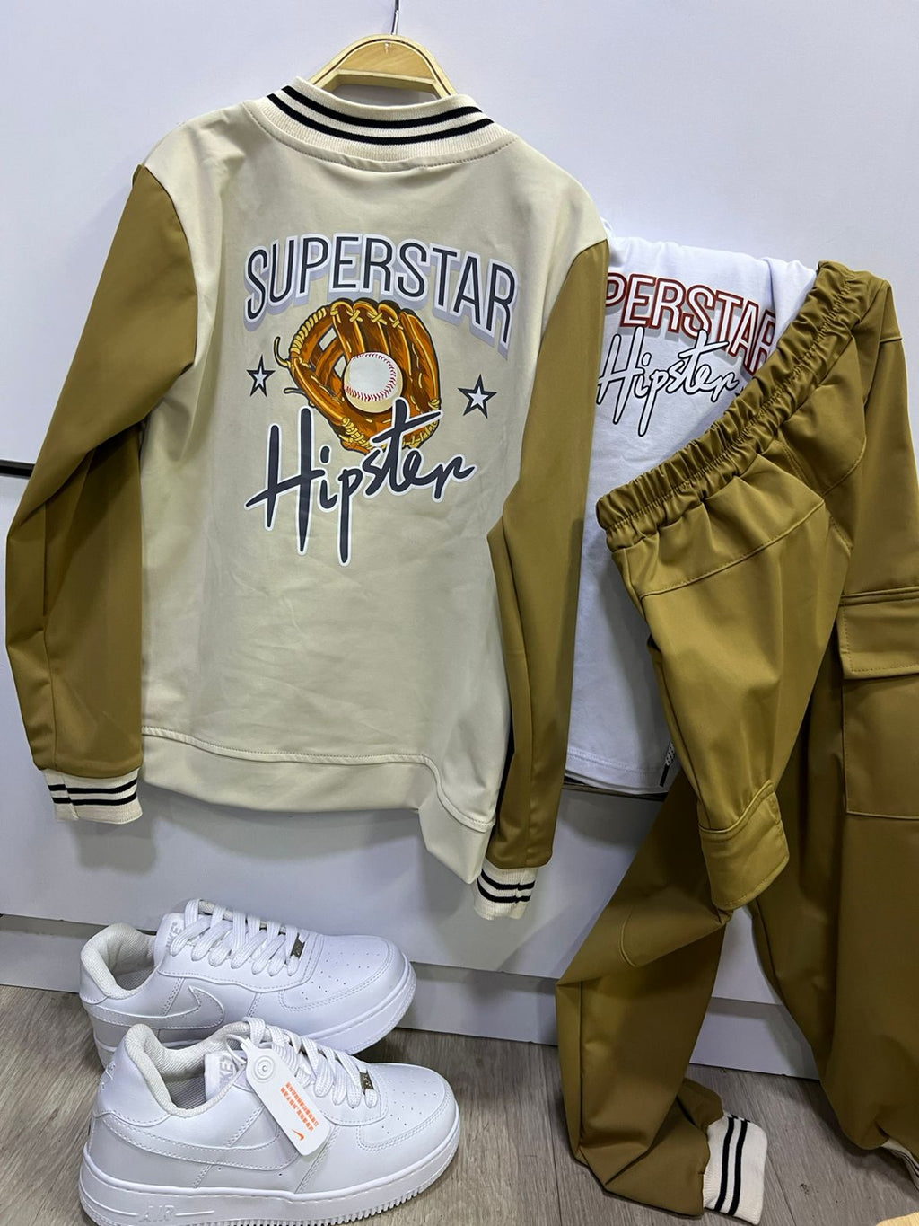 TRIO SUPERSTAR