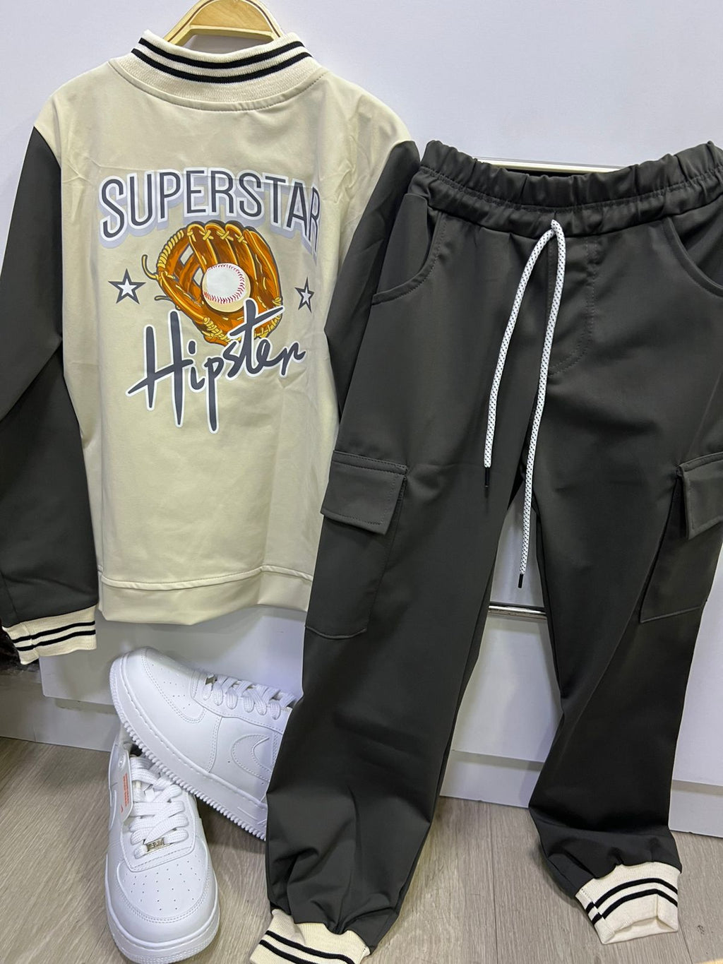 TRIO SUPERSTAR